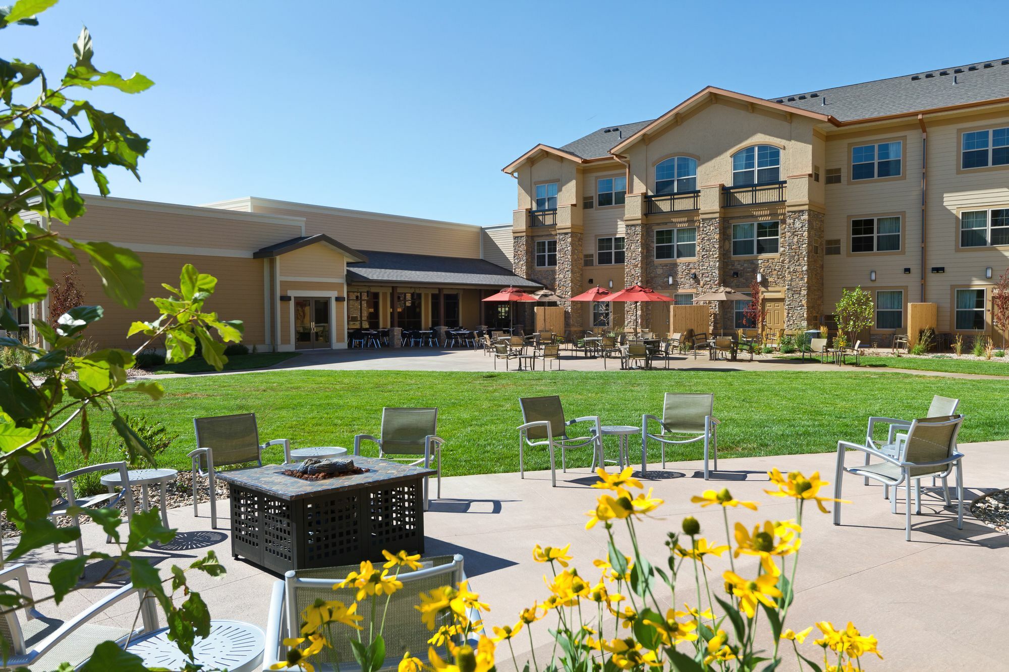 Clubhouse Hotel And Suites Pierre Exterior foto